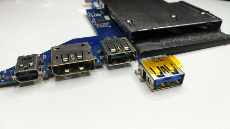 GNIAZDO USB 3.0 HP ZBOOK G15 G2 na LS-9244P