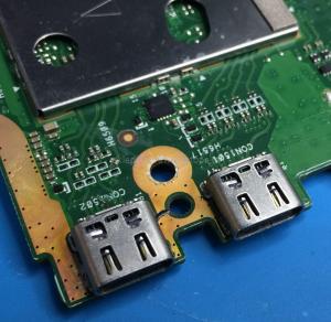 gniazdo złącze port USB-C ASUS ExpertBook B2402 B2402FBA