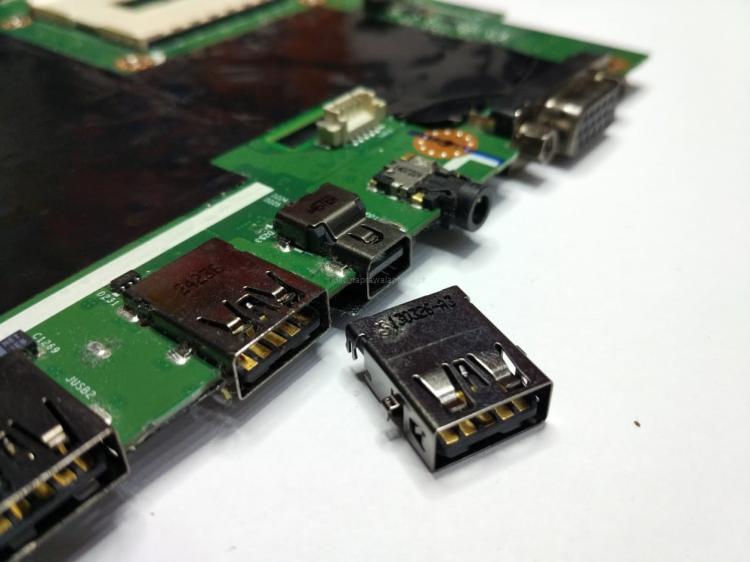 port usb 2.0 thinkpad t440p koło portu mini display port